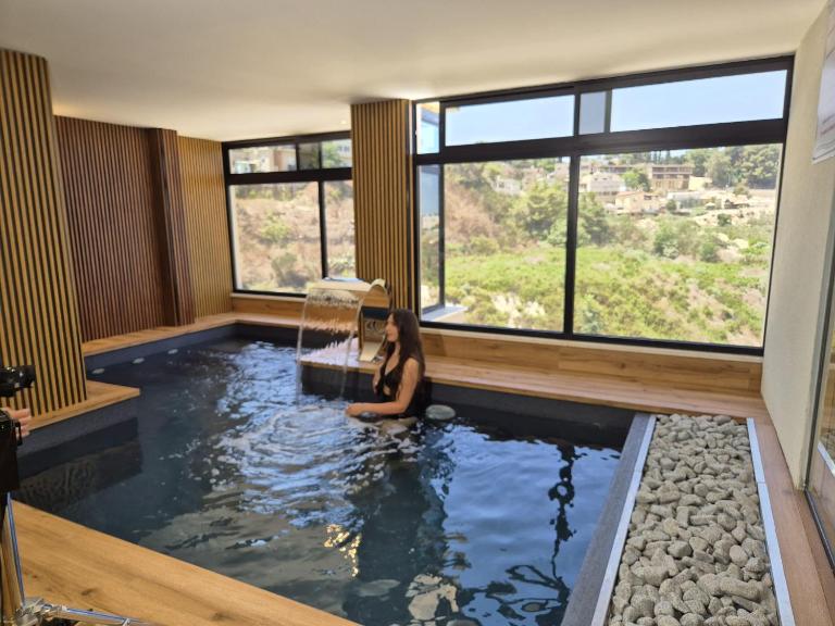 Ios spa, איוס ספא - Bed and Breakfast ‘Isfiyā