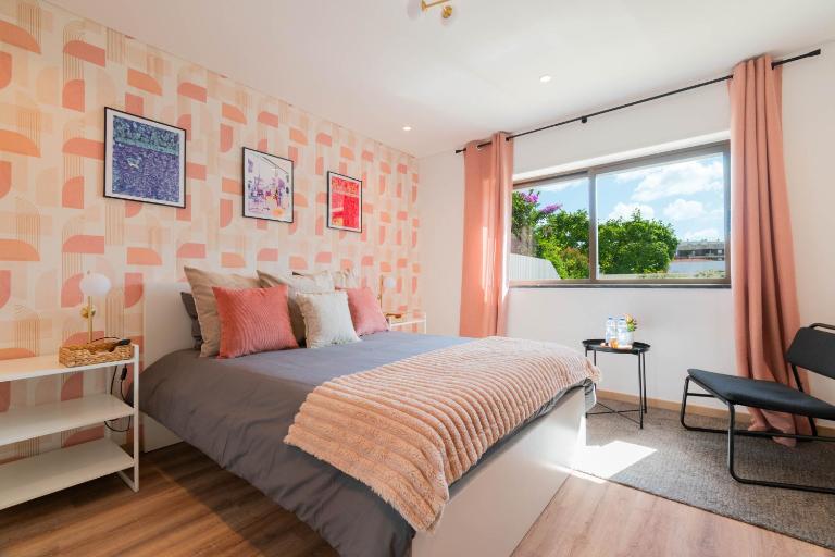 7Min to Uni Sé-Velha - AC - Work Desk - 300MBs WiFi - Suite 1 - B&B Coimbra