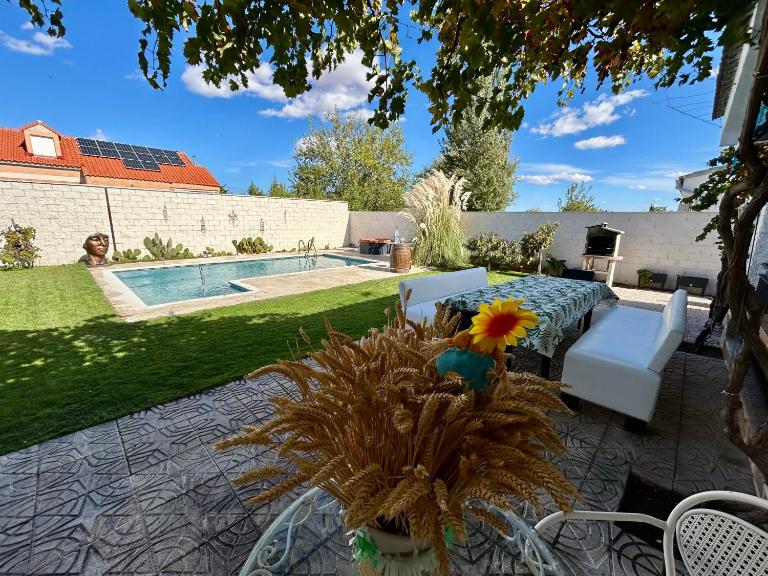 Casa Dori Chalet con Piscina Privada Arcicollar Toledo - B&B Arcicóllar