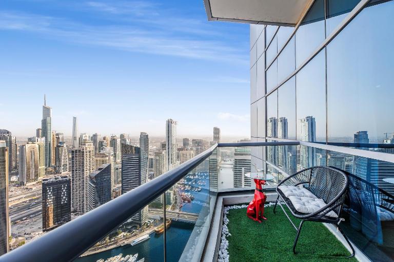 Dubai Marina 3BR Penthouse with Stunning JBR, Marina & Dubai Eye Views - B&B Dubái