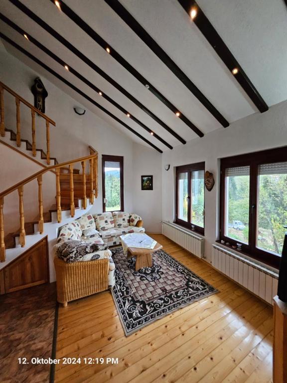 Villa Dilyanka Stokite - Ferienwohnung Stoykite