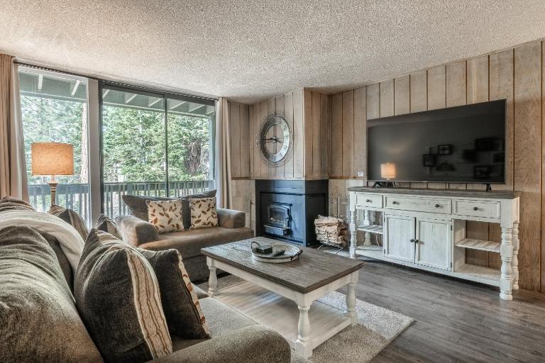 Crestview Bldg A #49 - Spacious 2 Bedroom, 2 Bathroom, Sleeps 7 - Close to Canyon Lodge and Village - Ferienwohnung Mammoth Lakes
