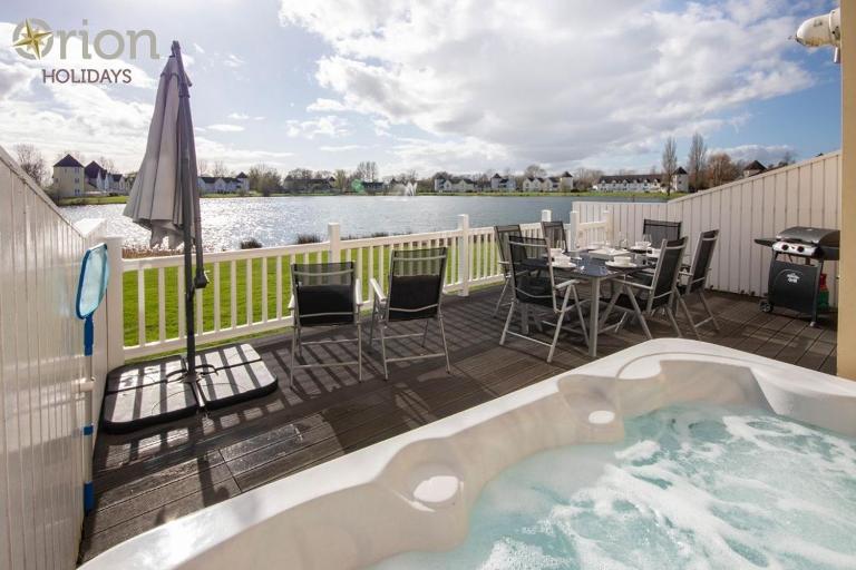 Windrush Lake 82, Puffin Lodge - P - Bed and Breakfast South Cerney