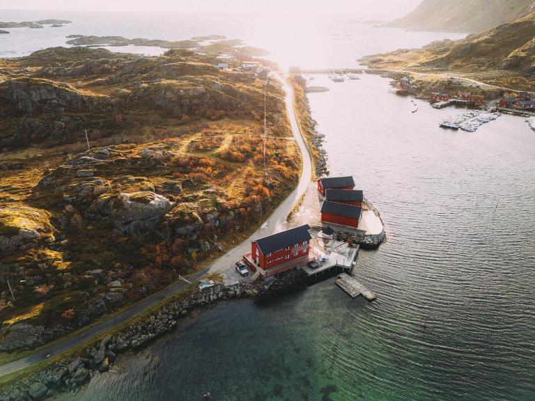Villa Havgapet - Large Private Villa with HotTub Sea View Lofoten - B&B Ballstad