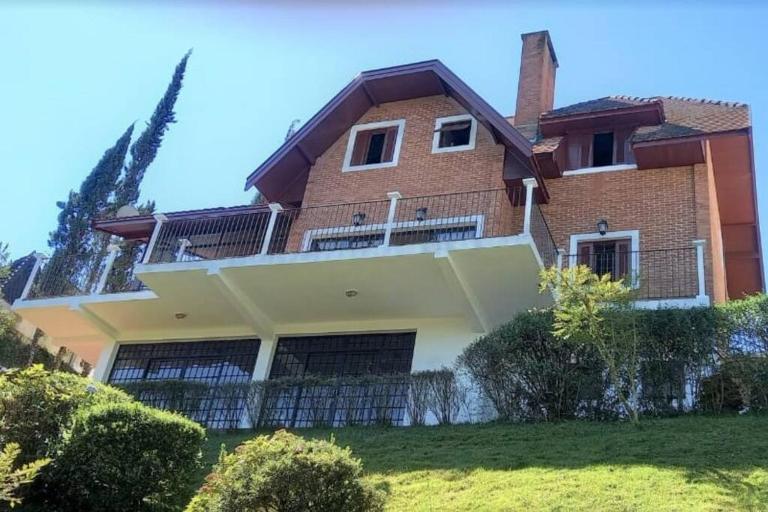 Casa e Vista privilegiadas no Alto do Capivari - Bed and Breakfast Campos do Jordão