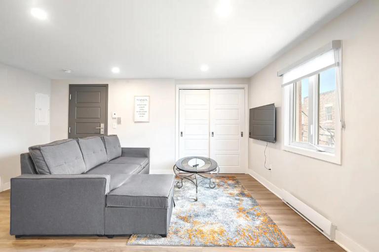 Fancy 3 BDR in Heart of Plateau B - Ferienwohnung Montreal