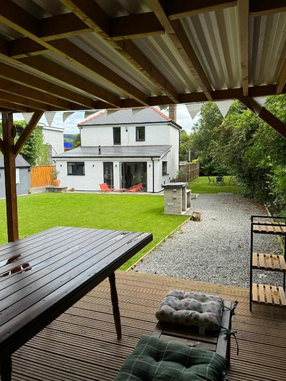 Detached 4 bed House - Brecon Beacons National Park - Ferienwohnung Gilwern