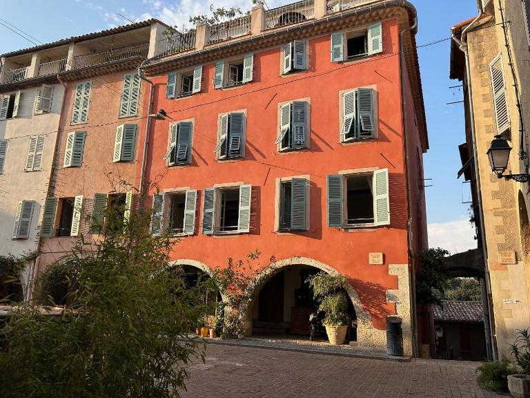 Biot - Place des Arcades - Chambres d'hôtes Biot