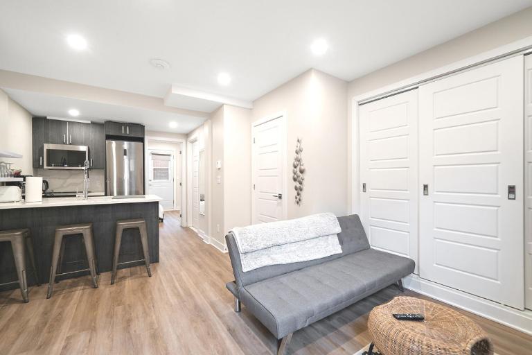 Elegant 1BDR in Heart Of Plateau B - Ferienwohnung Montreal