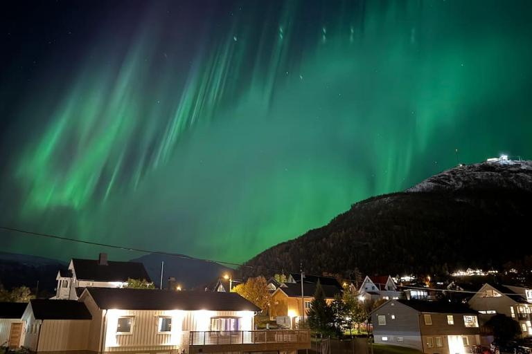 Apartment close to Arctic Cathedral and Cable car - Ferienwohnung Tromsø