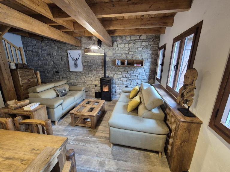 Alojamientos Ruraltena - Ferienwohnung Piedrafita de Jaca