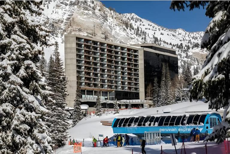 Ski-in Ski-out - The Cliff at Snowbird and Alta - B&B Sandy