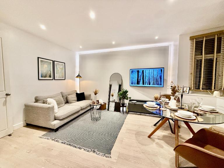 Superb Duplex in North London with reserved parking - B&B The Hyde