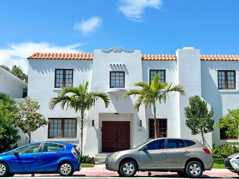 6 Bedroom Villa with Pool & Parking in Heart of South Beach Miami - B&B Miami Beach