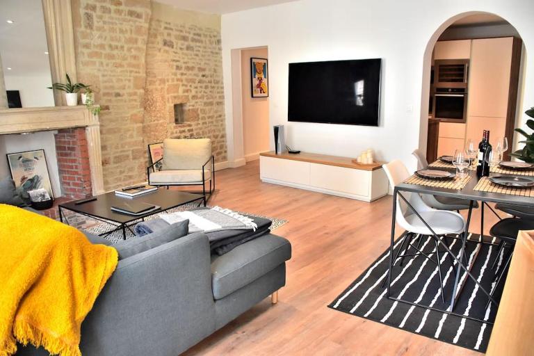 Hyper Centre - Élégant Appartement au Pied des Restaurants et Boutiques - B&B Caen