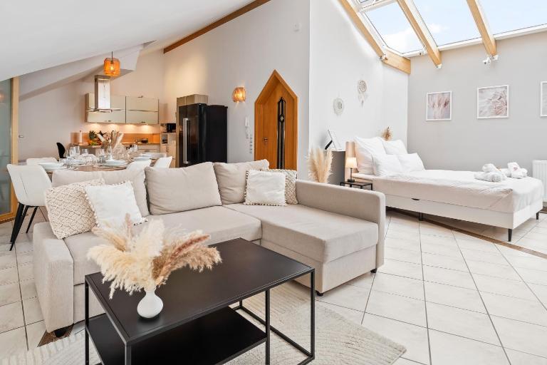 flair Apartment Stadtoase Fulda I private Sauna & Whirlpool I Balkon I 2x Parken I Kaffee I Highspeed WLAN I Disney plus - B&B Fulda