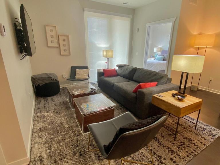 Stylish Trailside TC Condo - Chambres d'hôtes Traverse City