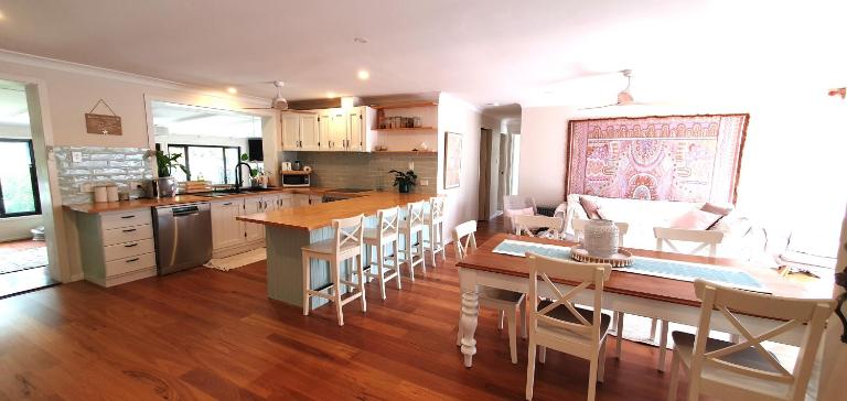 Gold Coast Family Retreat, beach 1 and half kms, shops, full home - B&B Gold Coast