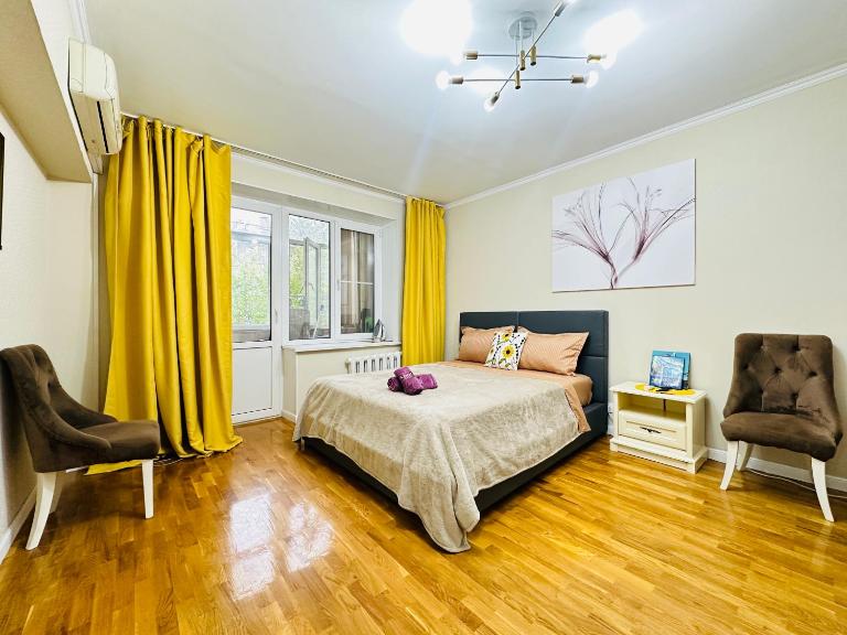 Золотой квадрат - B&B Almaty