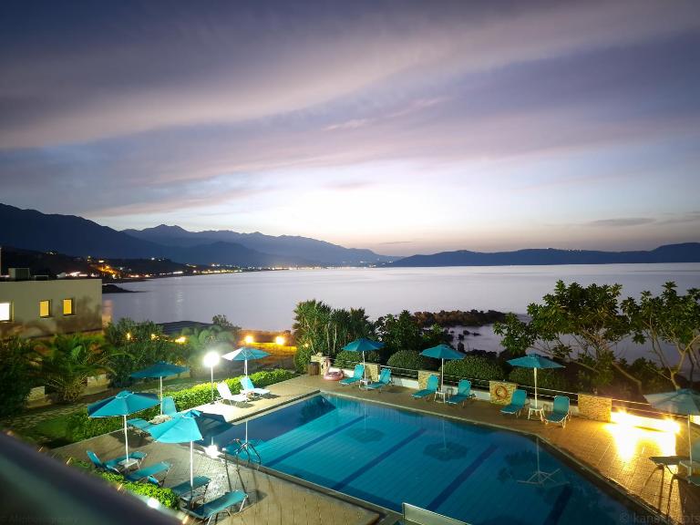 Kanakis Blue Beach Apartments - B&B Petres