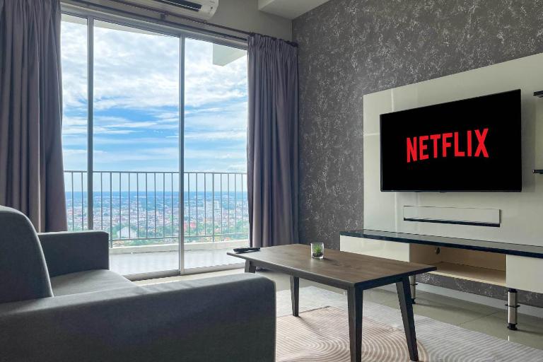 Lake Garden View 3BR Condo High Floor with Swimming Pool Free WiFi and Netflix Near Taiping Zoo - B&B Taiping