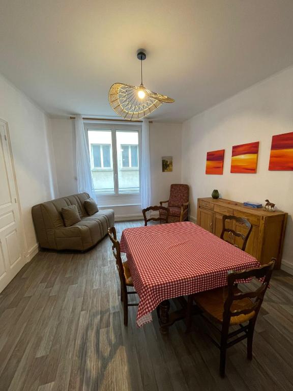 Appartement - Centre historique - Ferienwohnung Fougères