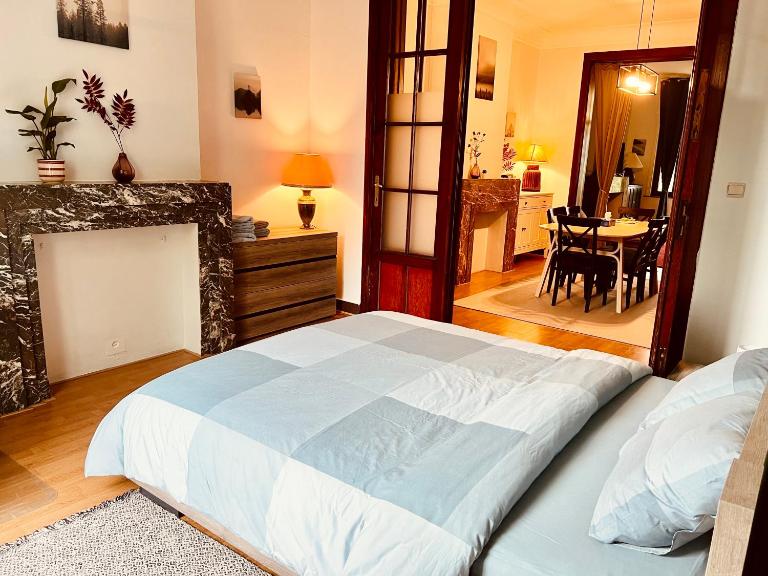 Cozy, comfortable apt, well located - EU ULB VUB - Bed and Breakfast Brussel
