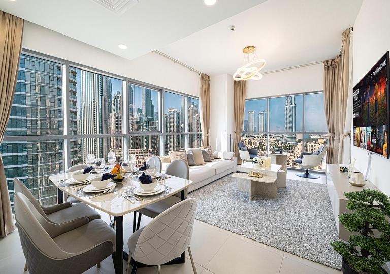 Magnificent 4 Bedroom Apartment, Bellevue Tower - Bed and Breakfast Dubai