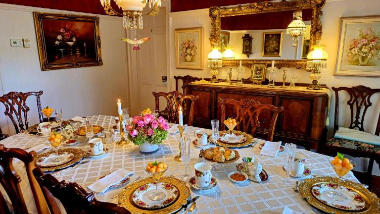 Historic Wilson-Guy House - Bed and Breakfast Niagara-on-the-Lake