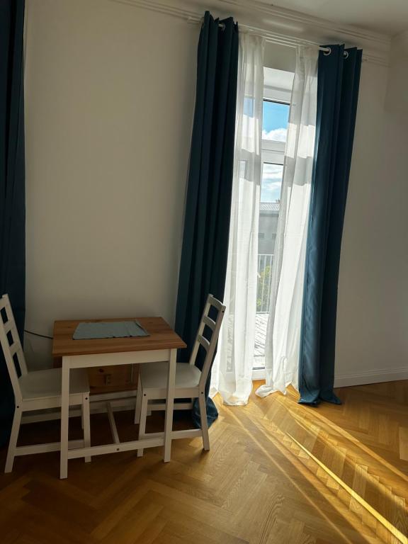 Altbaujuwel mit Terrasse, Top 21 - B&B Viena