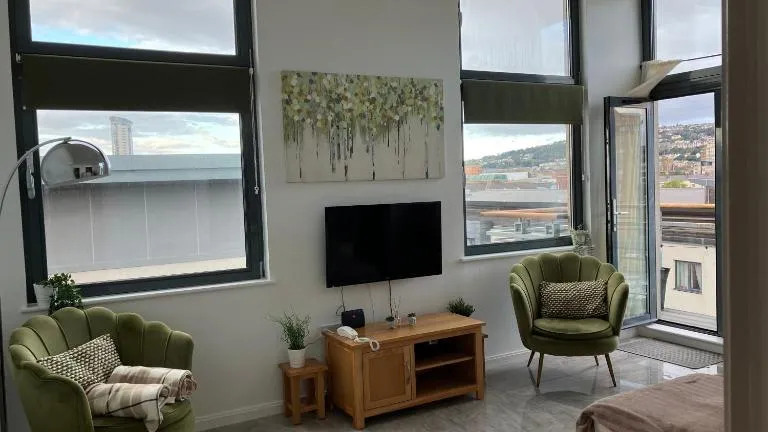 Swansea Bay, Marina, Swansea Arena, Beach & City - B&B Swansea