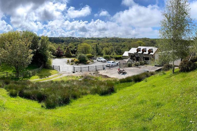 Beautiful Barn Conversion in West Wales - B&B Penbryn