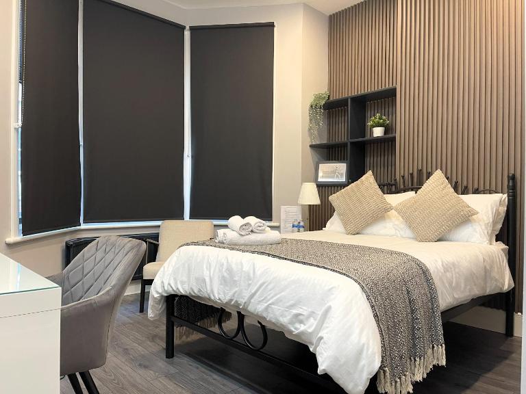 Luxury Guest House in Vibrant London Area - B&B London