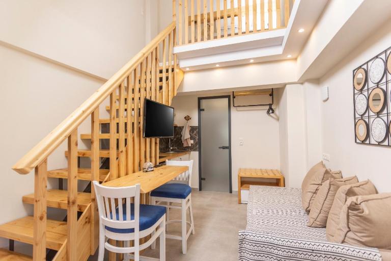 Ionas Apartments 4 - B&B Néa Skióni