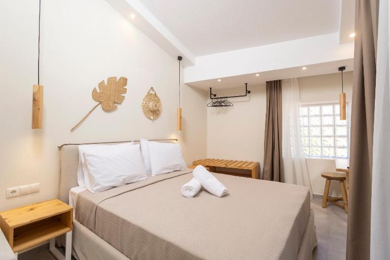 Ionas Apartments 6 - B&B Néa Skióni