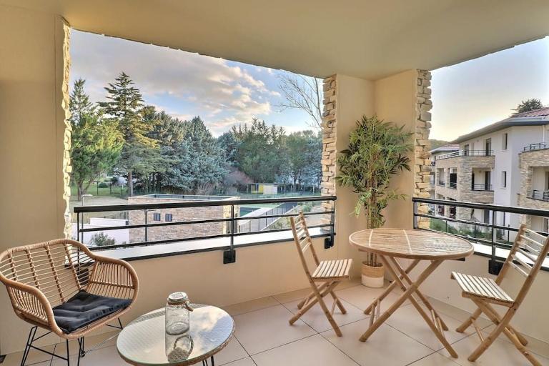 Appartement moderne - Terrasse - Piscine - Parking - Ferienwohnung Ventabren