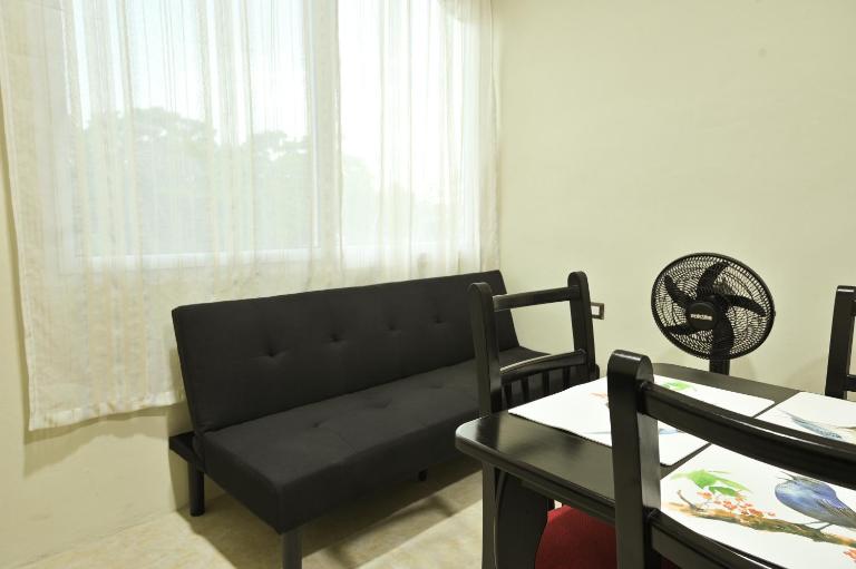 Apartamentos Petenchel, por Aeropuerto Flores Peten no 3 - B&B Santa Elena