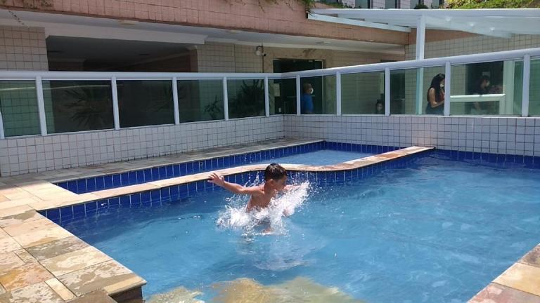 Apê Temporada II Praia Grande SP Completo com Piscina, Churrasqueira, Estacionamento - Ferienwohnung Praia Grande