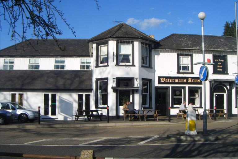 OYO The Watermans Arms Hersham - Chambres d'hôtes Hersham