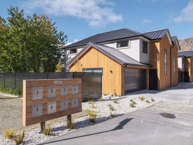 Queenstown Luxury Holiday Villa - Bed and Breakfast Frankton