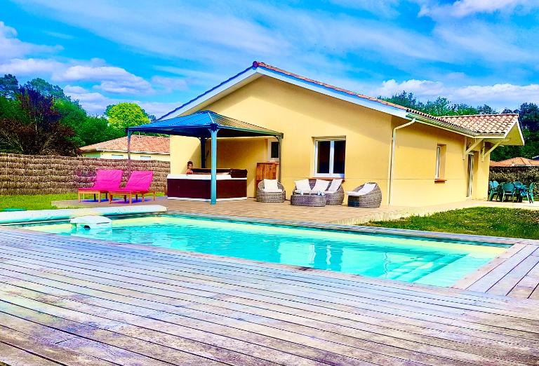 Villa Océane & jacuzzi et piscine chauffée - B&B Sainte-Eulalie-en-Born