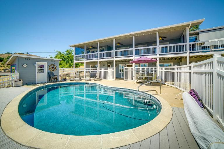 Lakeport Home w/ Stunning Lake & Mountain Views - B&B Lakeport