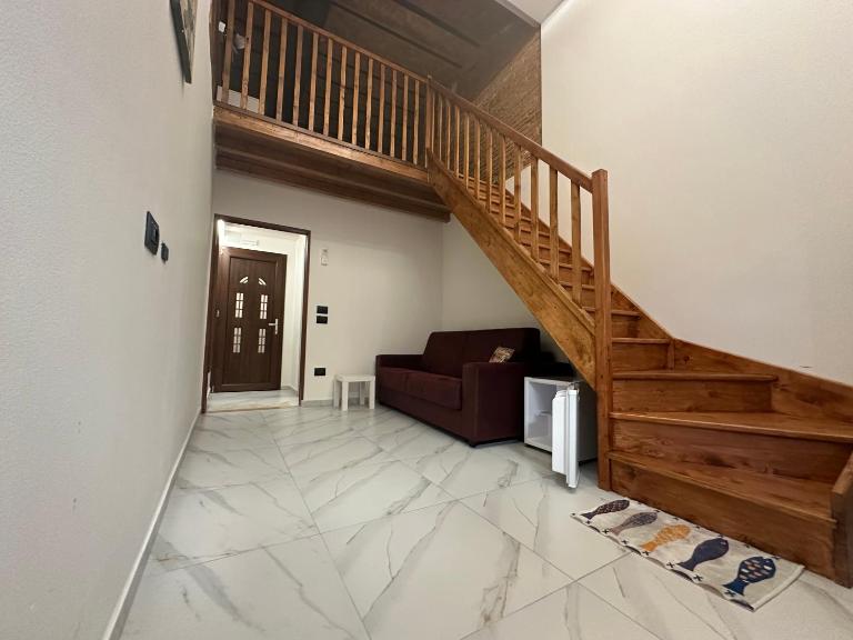 Regina Two - Floored Rustico Relax - B&B Florencia