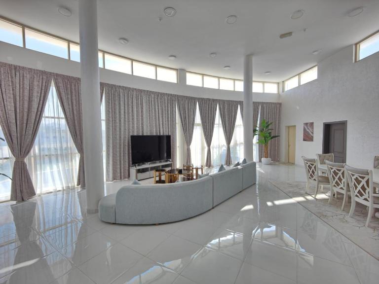 Ebreez lounge - B&B Danhah