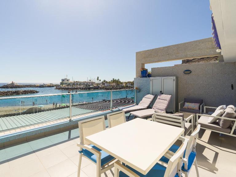 Mogan Beachfront | CarmitAtHome - B&B Puerto de Mogán
