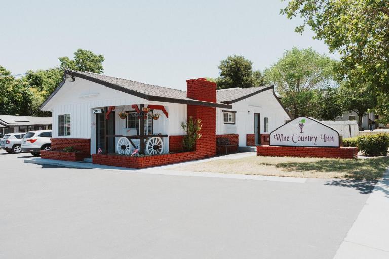Paso Robles Wine Country Inn - B&B Oak Park