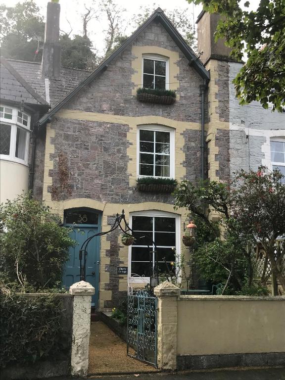 Cherry Cottage 4 bedroom home - Bed and Breakfast Torquay