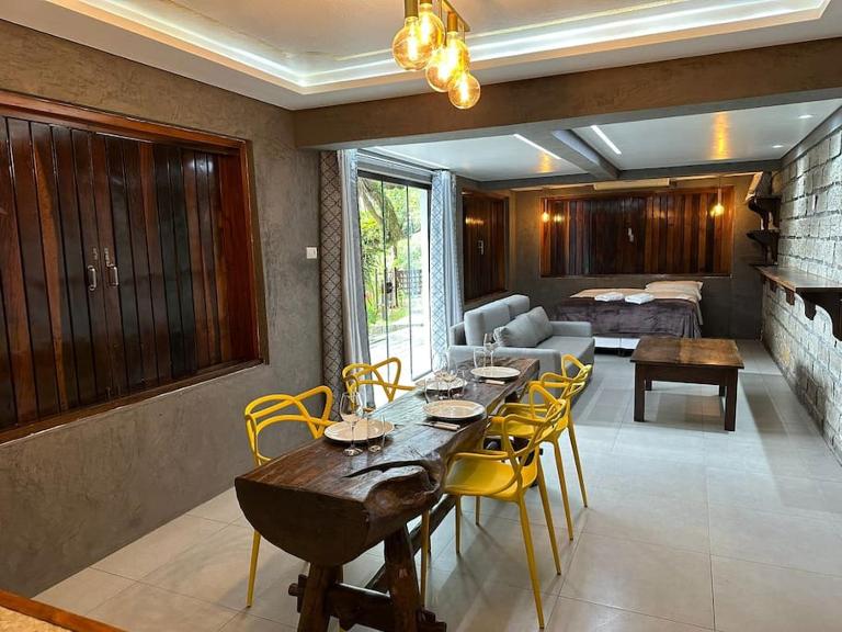 Apto 10, Temático Veuve Clicquot com Jacuzzi na Morada do Ganso - B&B Bombinhas