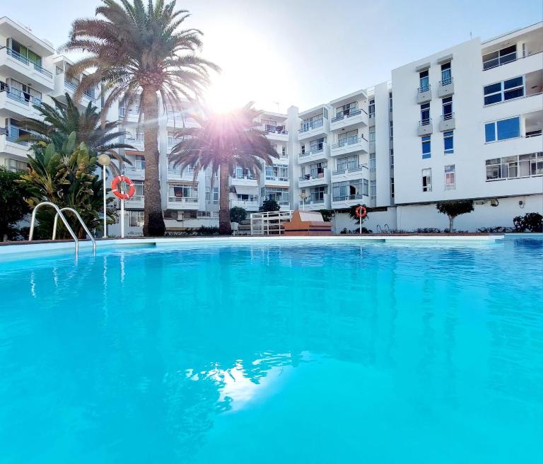 Apartamento céntrico con playa y piscina - Chambres d'hôtes Playa del Ingles