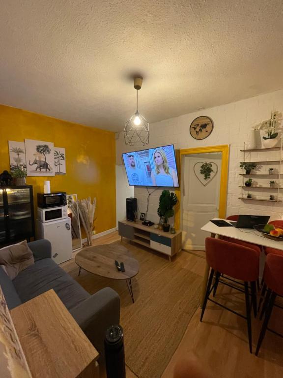 Charmant appartement centre ville - Bed and Breakfast Creil